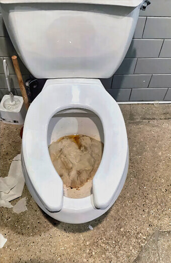 https://blockeddrainstuarthill.com.au/uploads/2025/07/blocked-toilet-27776.jpg