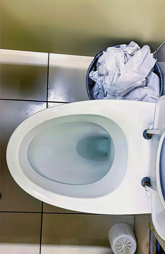 https://blockeddrainstuarthill.com.au/uploads/2025/07/blocked-toilet-31722.jpg